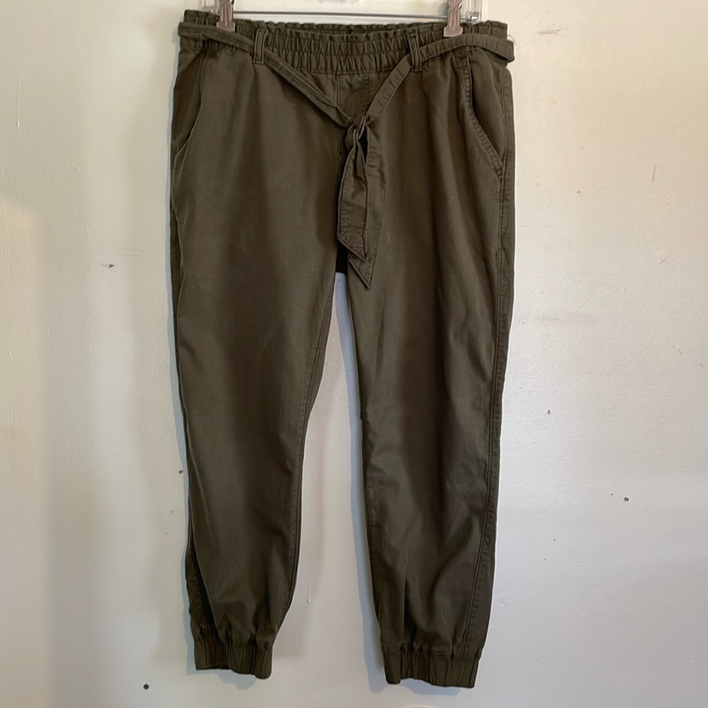 Levi’s Army Green Khakis with Elastic Waistband and Ankles, size M